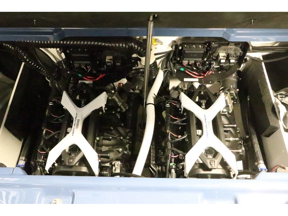 2026 Yamaha 222xd alt