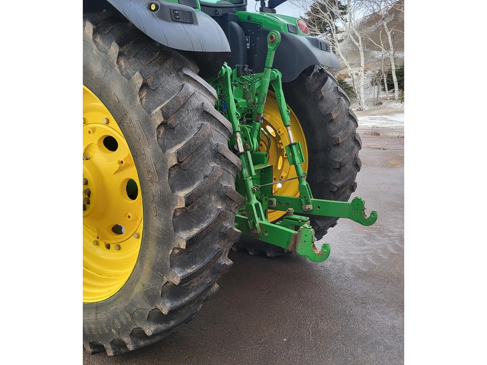 John Deere 6215r 2021 alt