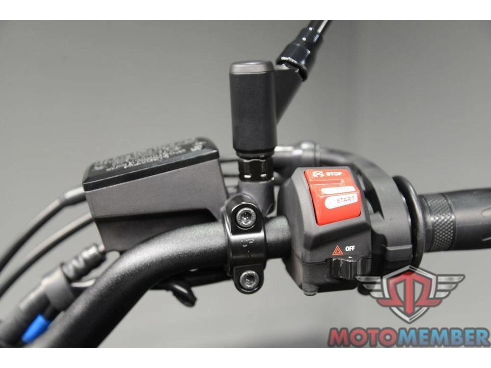 2025 Yamaha Xsr700 alt