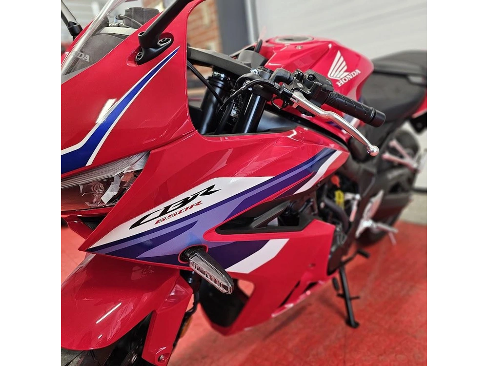 2025 Honda Cbr650r alt