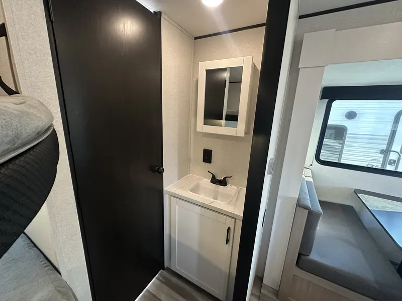 2026 Jayco JAY FLIGHT SLX 261BHS thumbnail 11