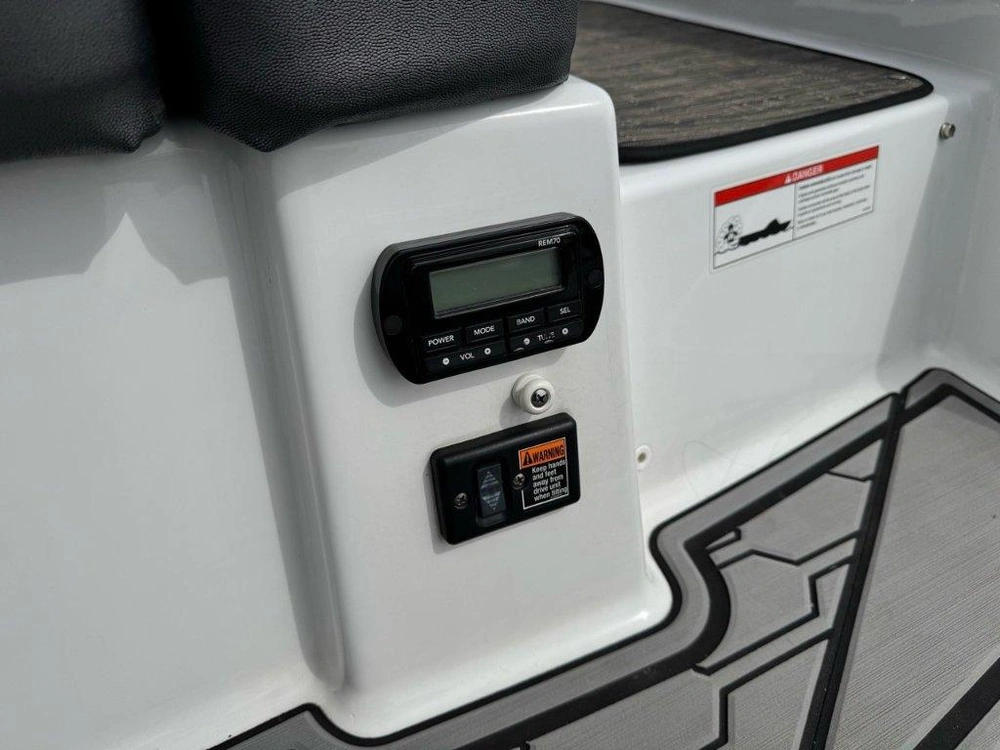 2020 Four Winns Hd220 Surf alt