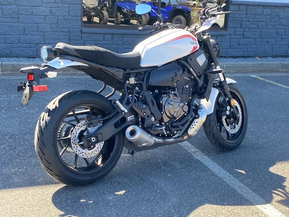 2025 Yamaha Xsr700 Rabais De 2,000$ alt