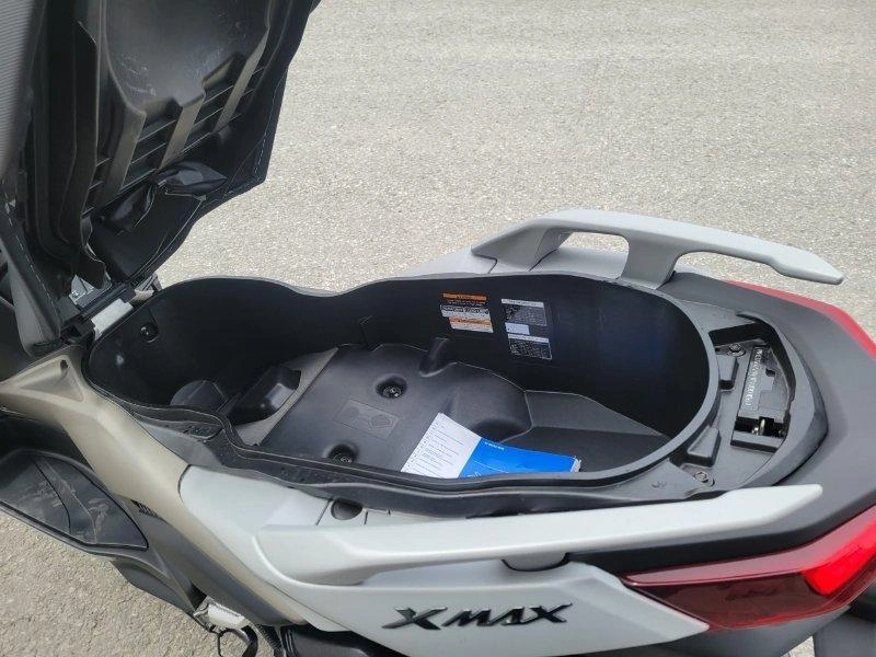 2023 Yamaha Xmax 300 alt