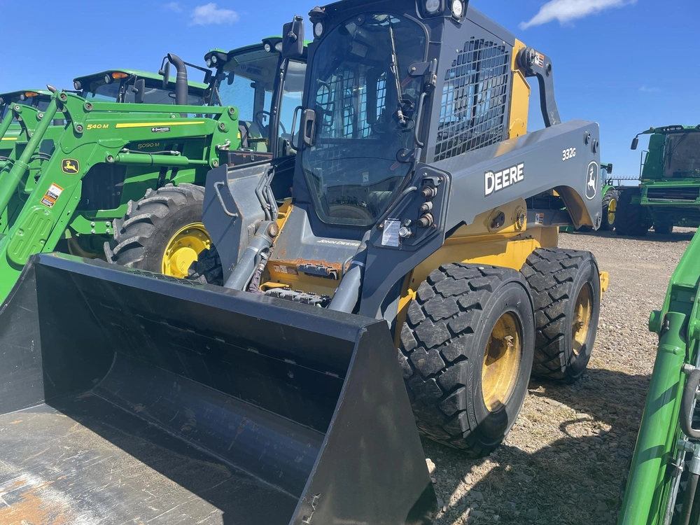 John Deere 332g 2023 alt