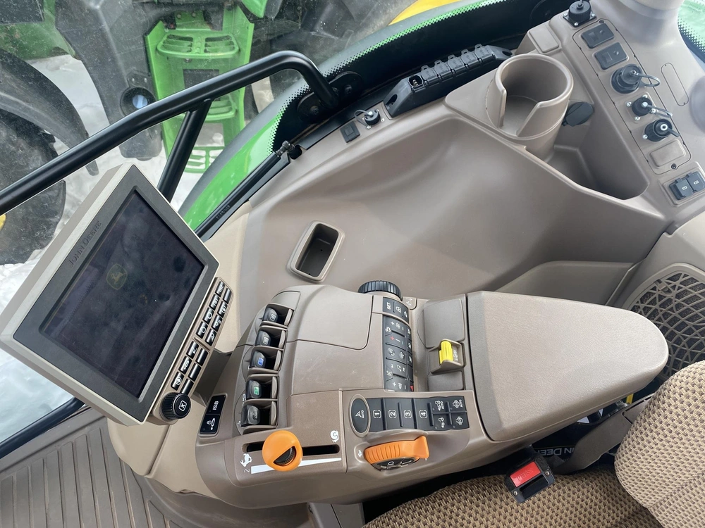 2023 John Deere 6r 155 alt