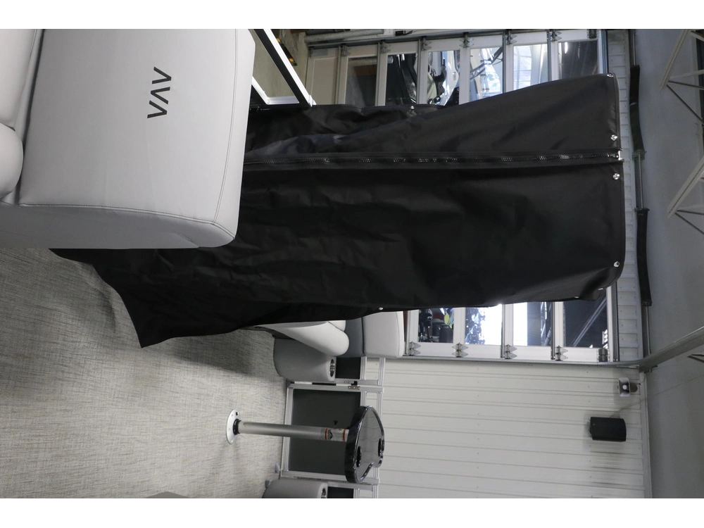Avalon Vls 2180 Quad Lounger + Yamaha 70 Hp 2026 alt