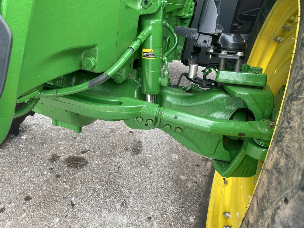 2023 John Deere 7r 210 alt