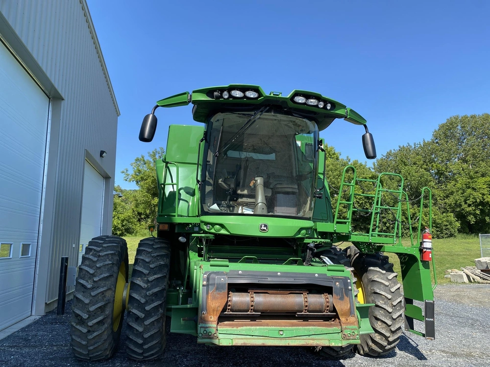2015 John Deere S670 alt