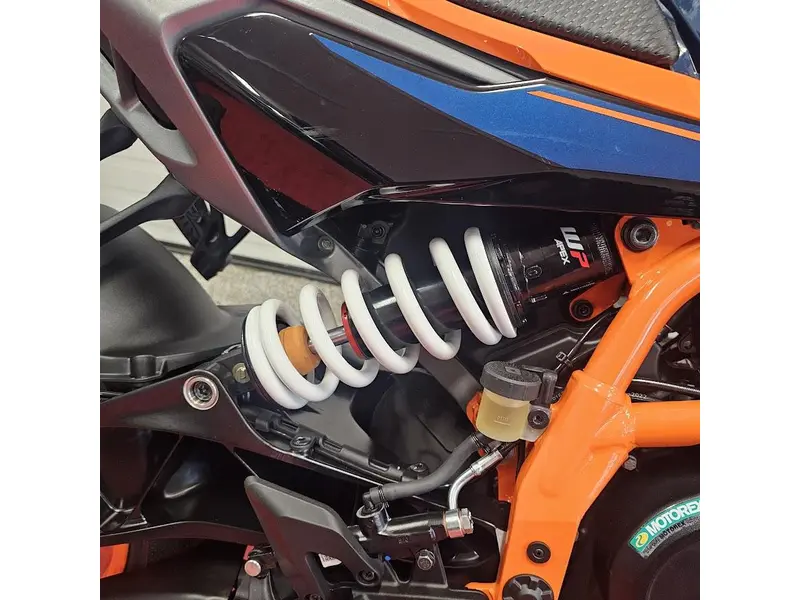 2025 KTM DUKE 390