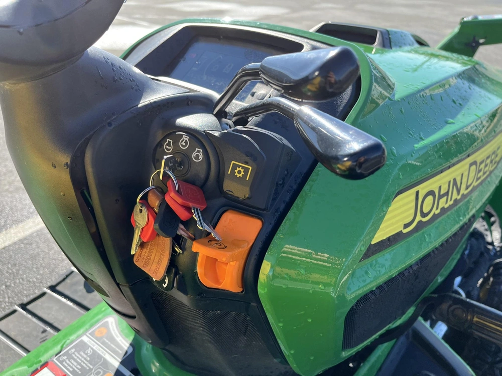 2021 John Deere X739 alt