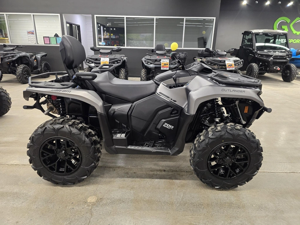 2026 Brp Outlander Max Xt 700 alt