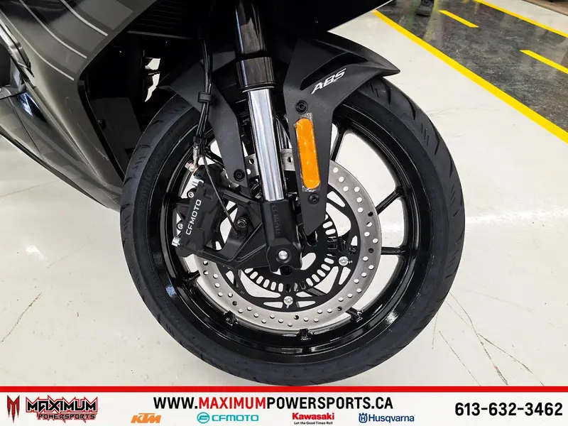 2026 CFMOTO 300 SS thumbnail 9