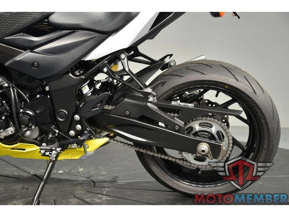 2023 Suzuki Gsx-s750z alt