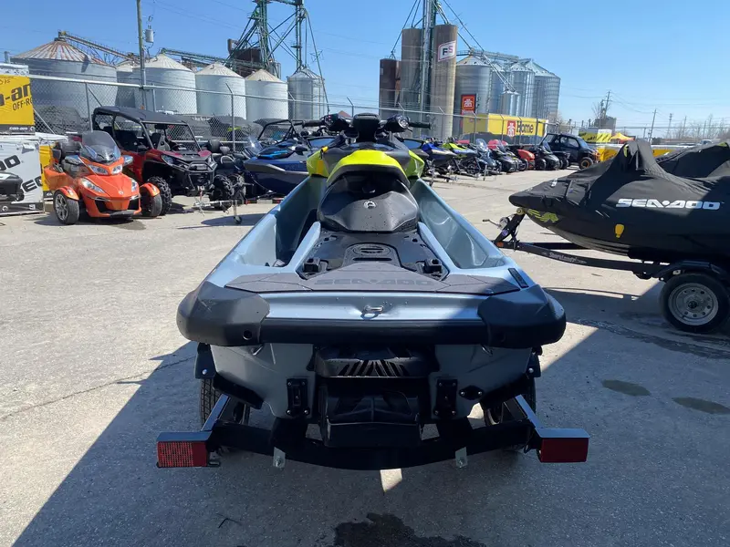2024 Sea-Doo RXP-X 325 thumbnail 4