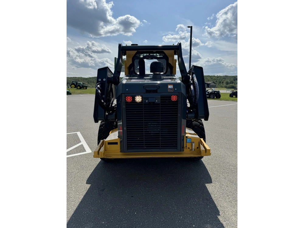 John Deere 330g 2022 alt