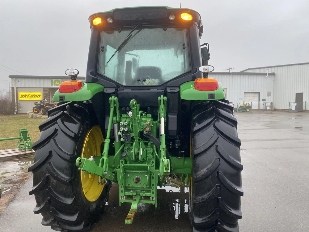 John Deere 6110m 2024 alt