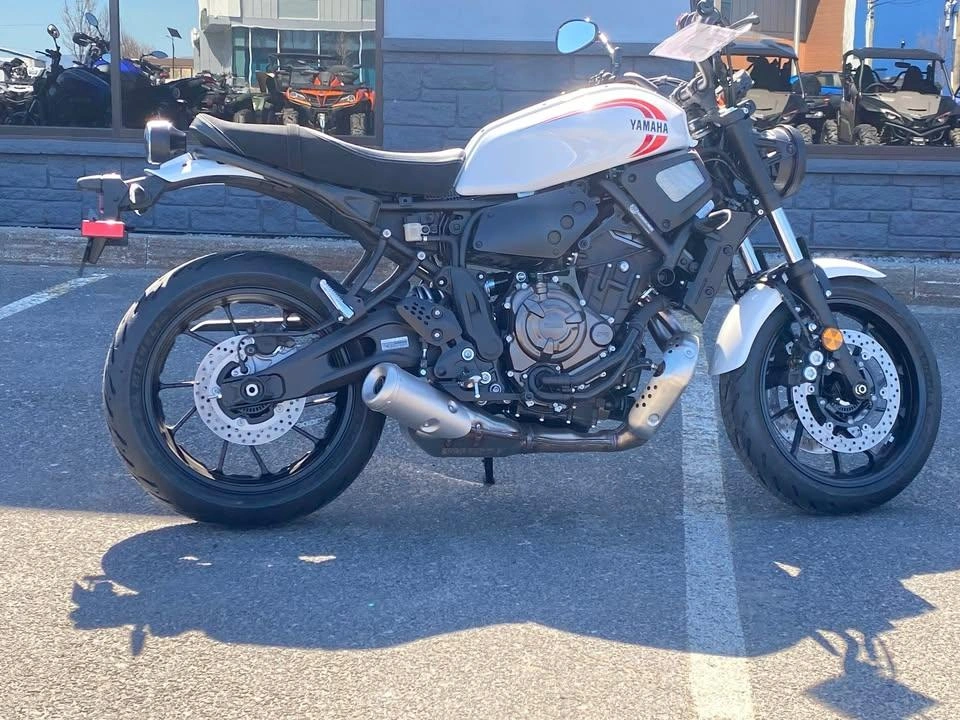 2025 Yamaha Xsr700 Rabais De 2,000$ alt