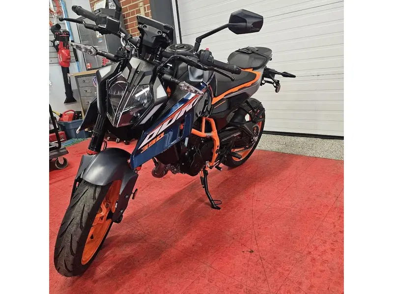 2025 KTM DUKE 390