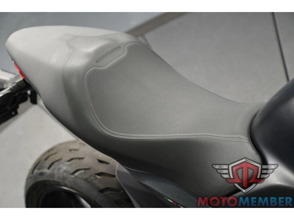 2018 Ducati Monster 797 Plus Dark Stealth alt