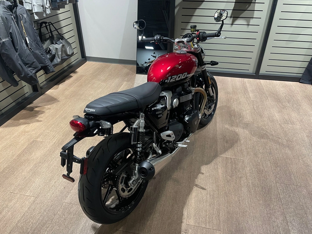 2026 Triumph Speed Twin 1200 - Carnival Red/sapphire Black alt