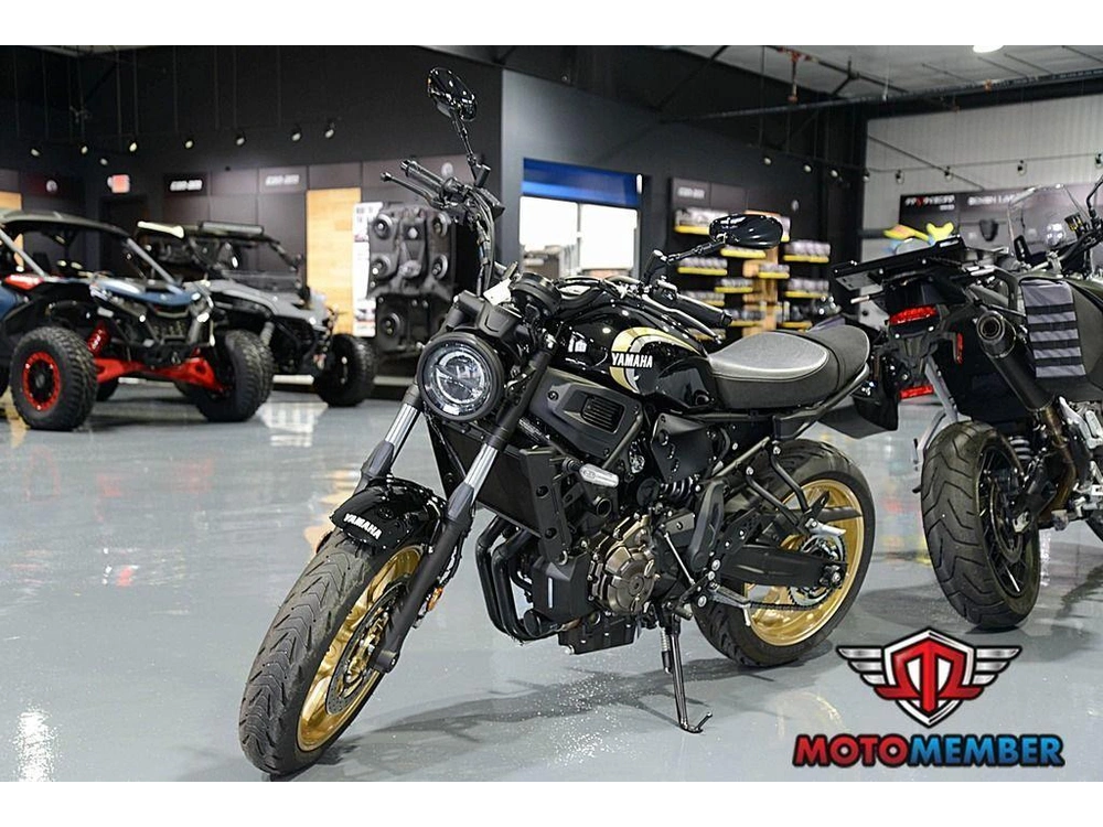 2025 Yamaha Xsr700 alt