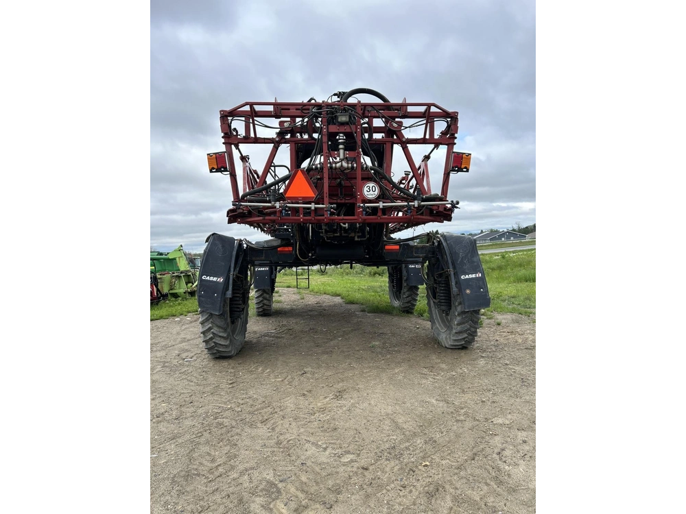 Case Ih Patriot 3330 2011 alt