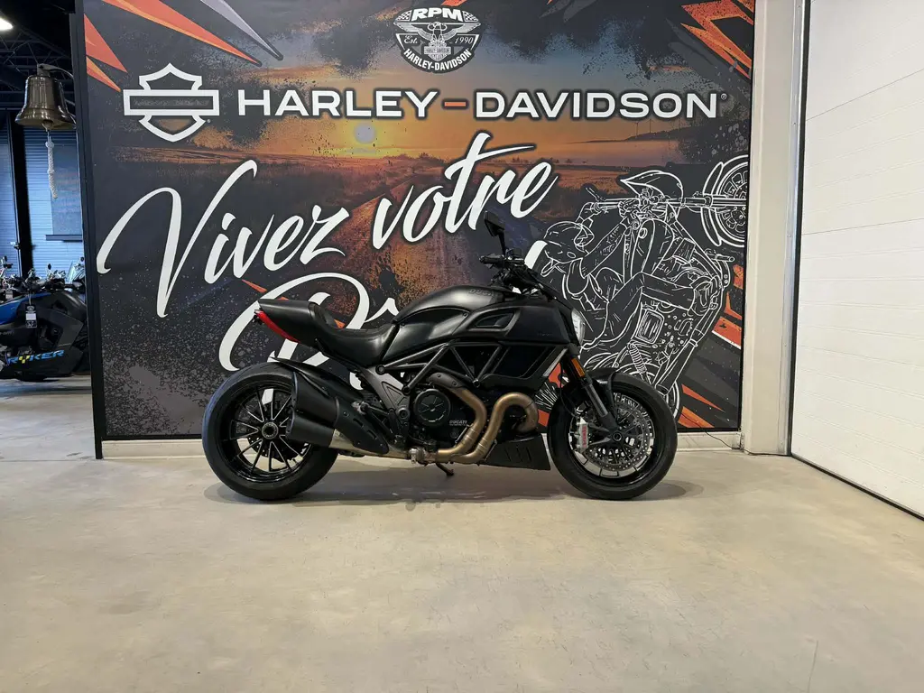 Ducati Diavel 2015