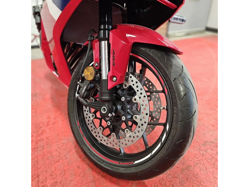 2025 Honda Cbr650r alt