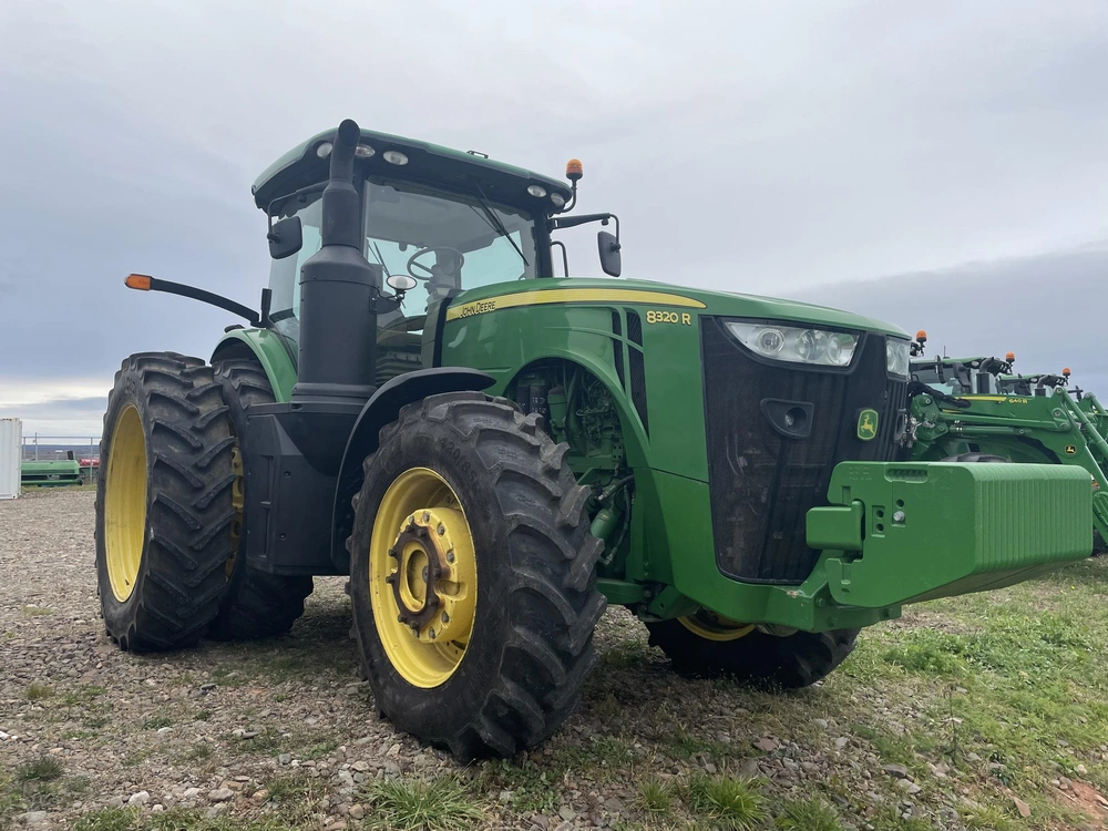 2014 John Deere 8320r alt