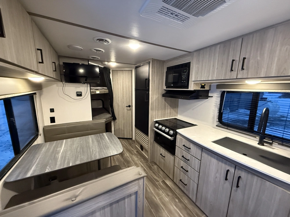 Passport 219bh 2022 alt