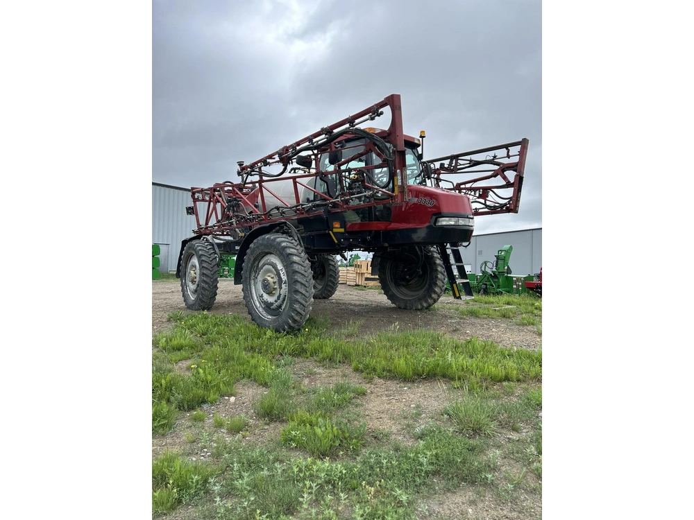 Case Ih Patriot 3330 2011 alt