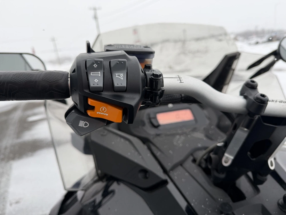 Ski-doo Renegade Adrenaline 900 Turbo 2020 alt