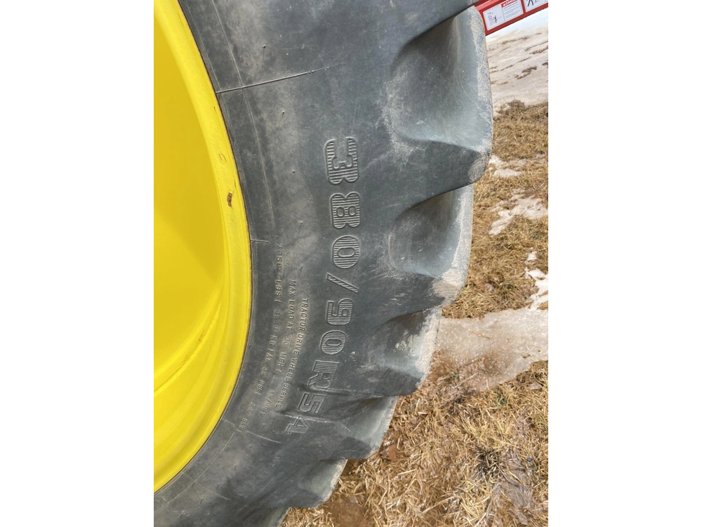 2023 John Deere 7r 210 alt