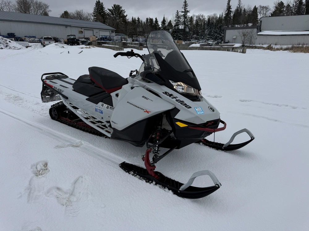 2023 Ski-doo Back Country X 850 alt