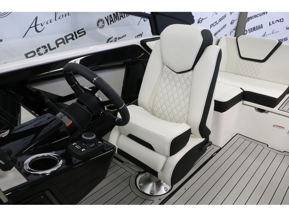 2026 Yamaha 222s alt