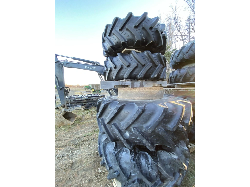 Autre 18.4r34- 14.9r24 2019 alt