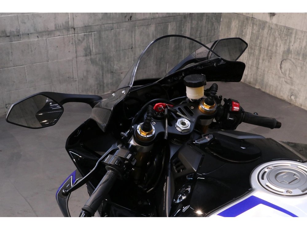 2026 Yamaha Yzf-r1m alt