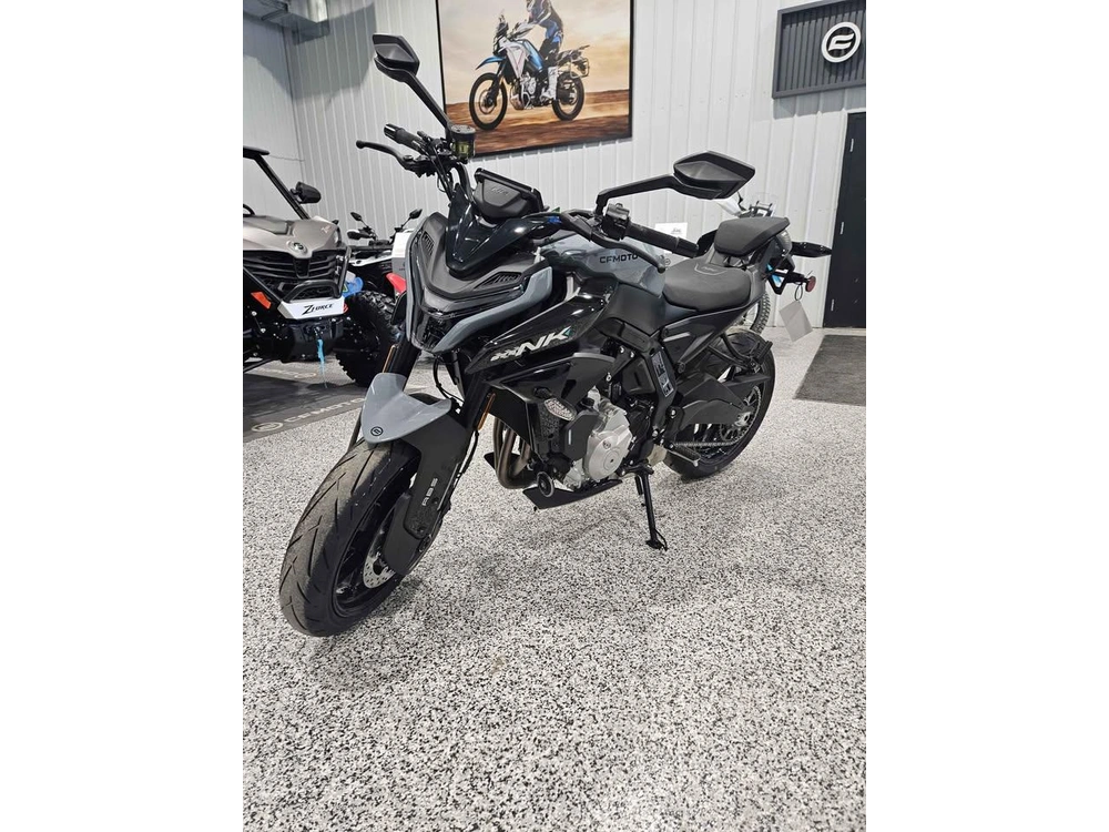 2026 Cfmoto 675nk alt