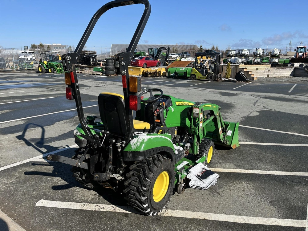 2021 John Deere 1023e alt