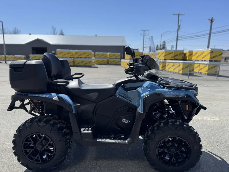 Can-Am OUTLANDER MAX XT 700 ÉQUIPÉ! 2026