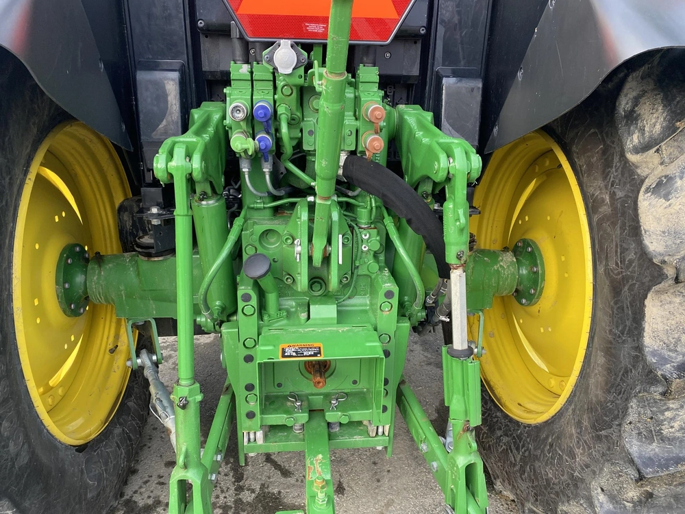 2024 John Deere 6120m alt