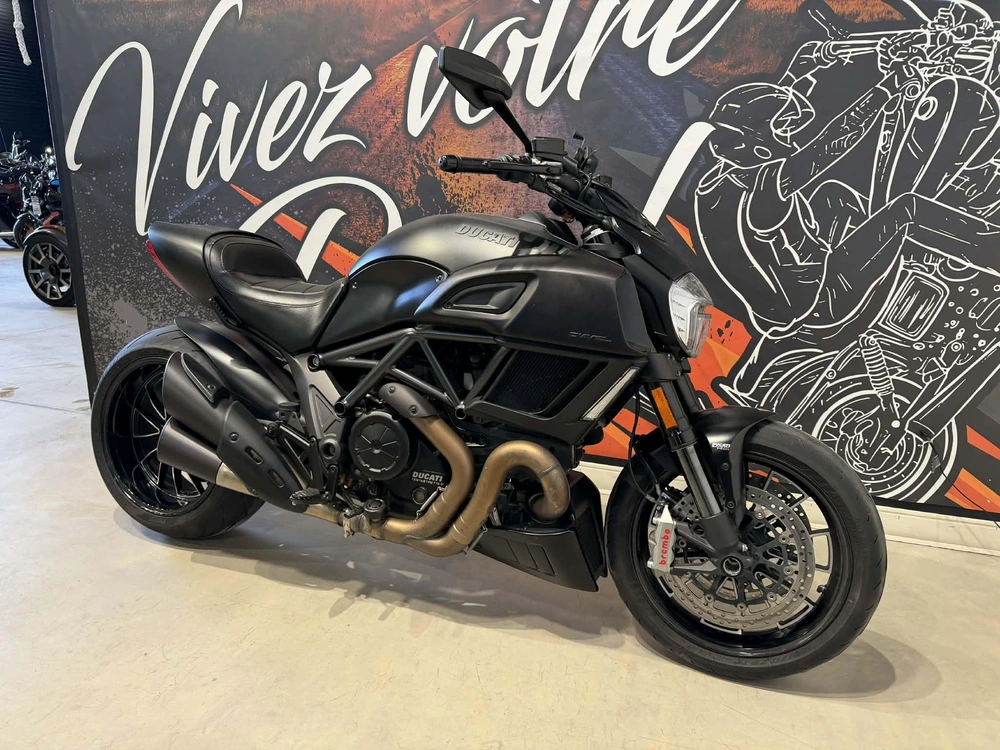 Ducati Diavel 2015 alt