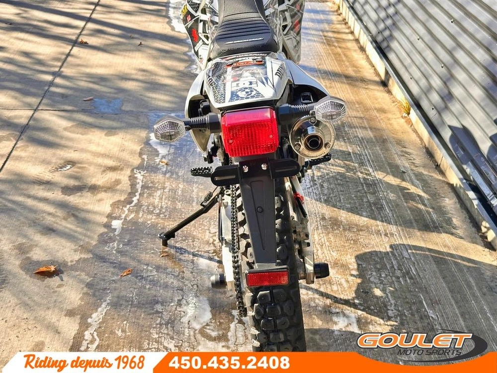 Suzuki Drz 400 2022 alt