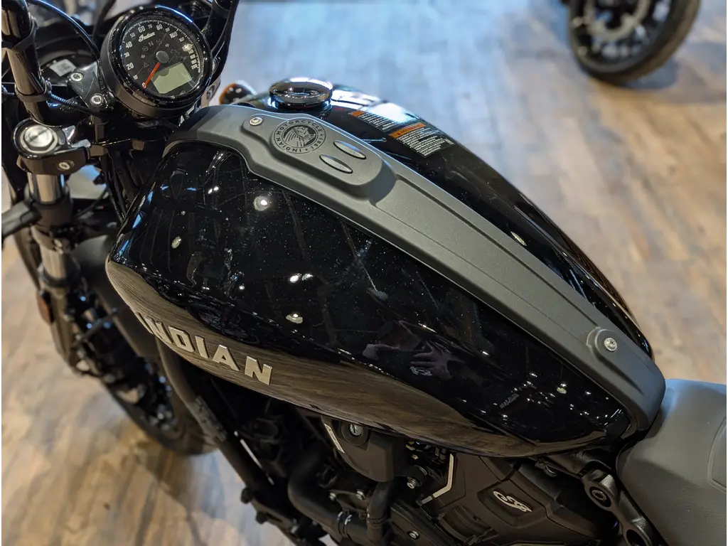 Indian Motorcycle ベスト　チマヨベスト　ネイティブ　ブラック New 2026 Indian Motorcycle Sport Scout Sixty // Black Metallic in