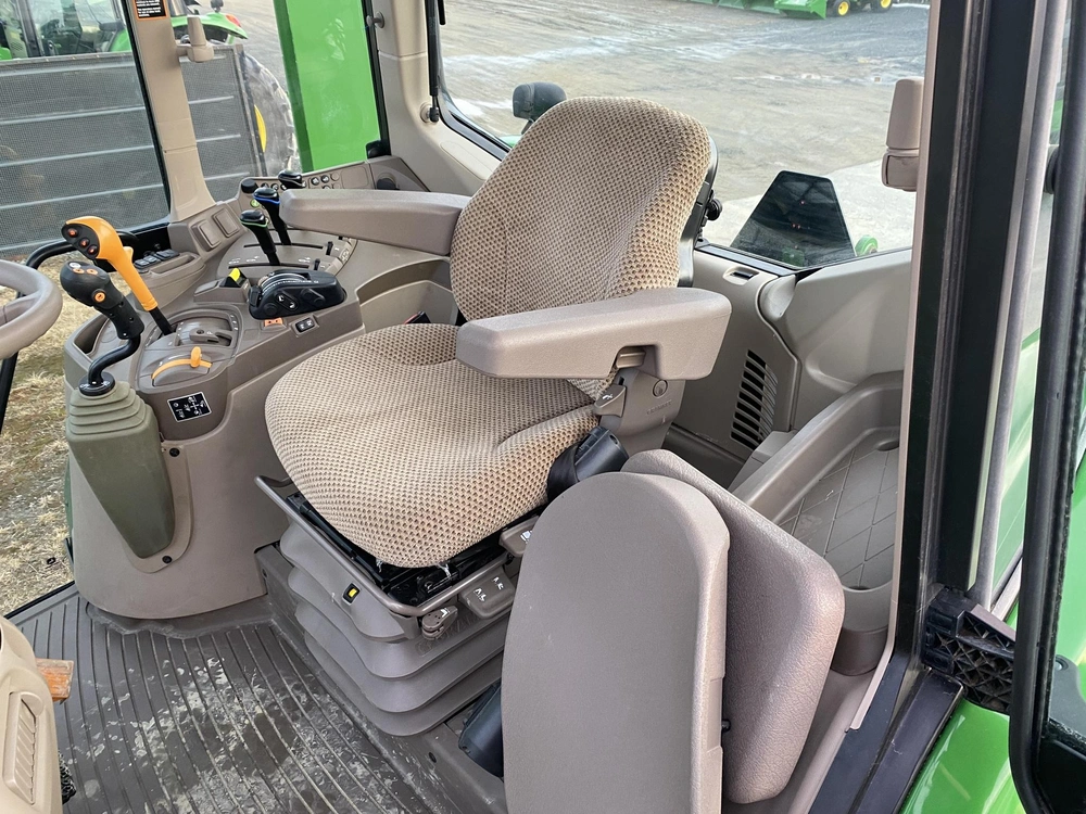 2024 John Deere 6120m alt