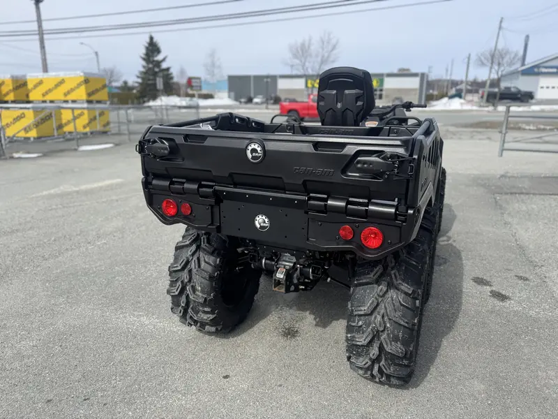 Can-Am OUTLANDER MAX XT 6X6 1000R 2025