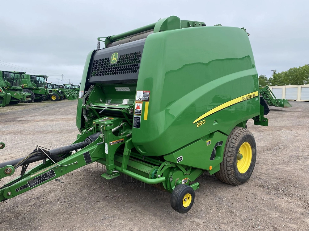 2015 John Deere 990 alt