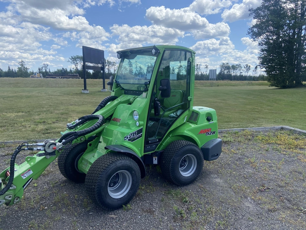 Avant M528 2023 alt