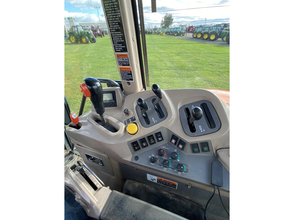 Kubota M110 2010